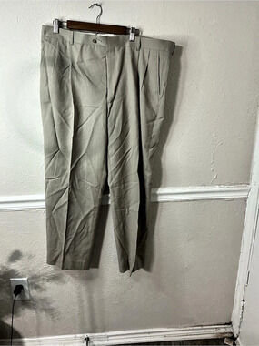 Linea Uomo Pleated Trousers in Gray Size Medium Like New